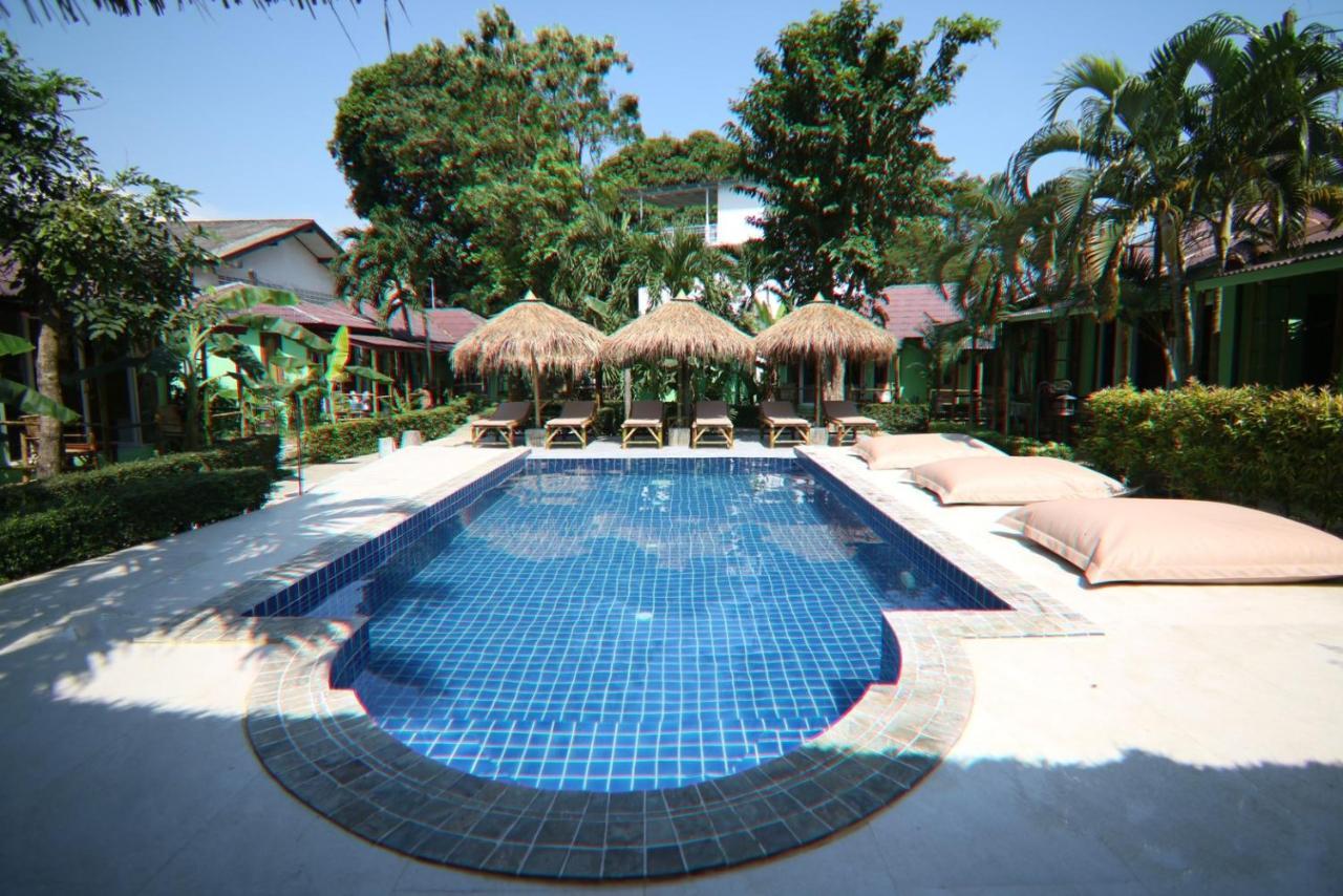 ホテル Avocado Koh Samui ボプート エクステリア 写真