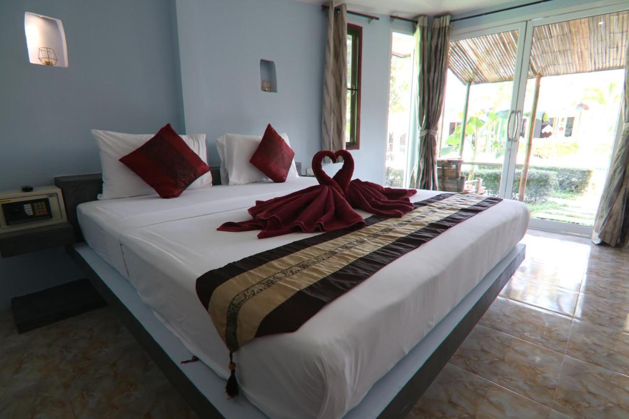 ホテル Avocado Koh Samui ボプート エクステリア 写真