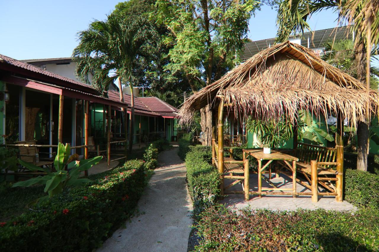 ホテル Avocado Koh Samui ボプート エクステリア 写真