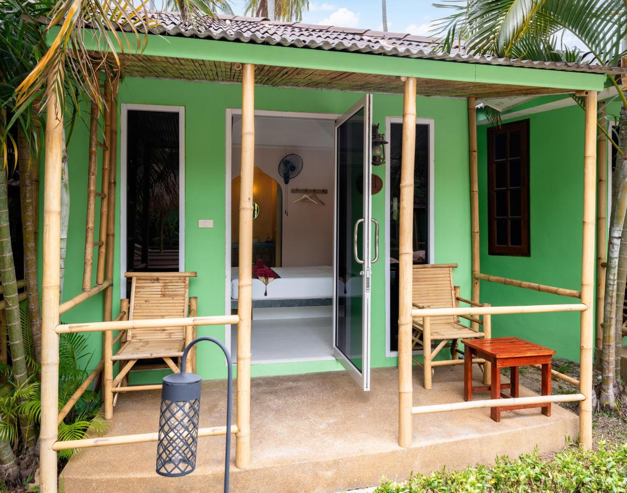 ホテル Avocado Koh Samui ボプート エクステリア 写真